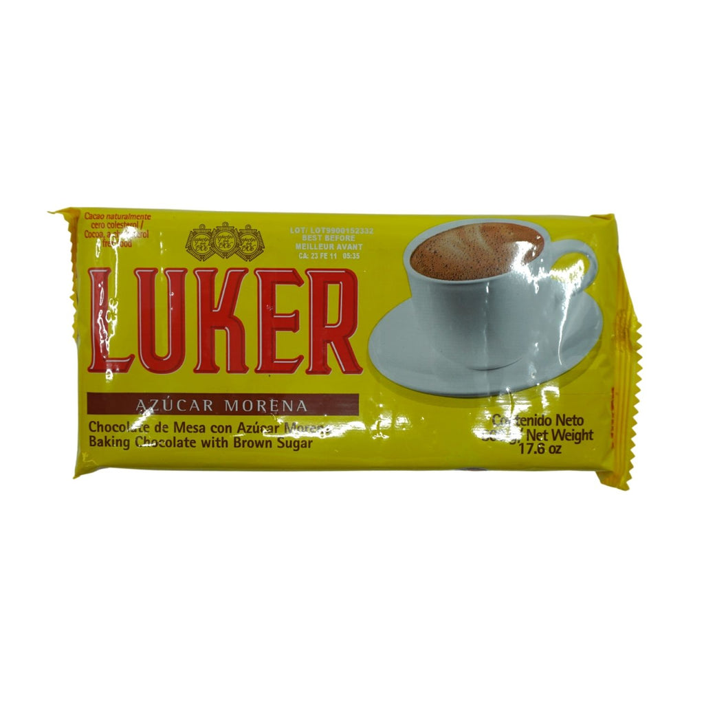 Chocolate Luker con azúcar morena utilizado para preparar bebidas calientes y recetas tradicionales latinas.