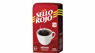 Café molido tradicional Sello Rojo en presentación de 16 Oz con el auténtico sabor del café colombiano.