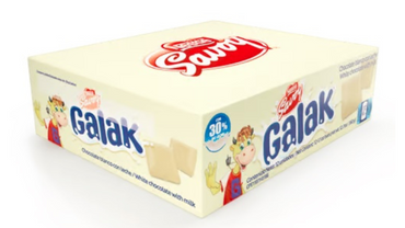 Barra de chocolate blanco Galak con textura cremosa y suave.