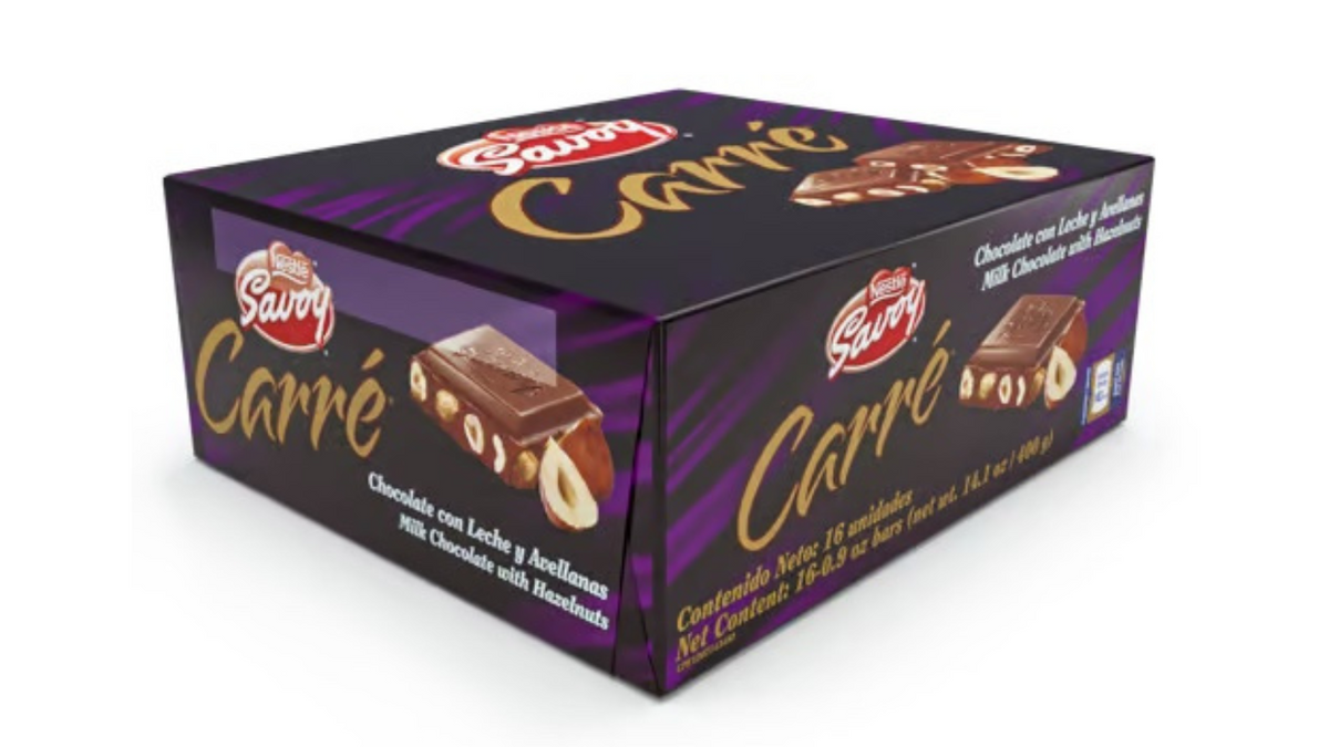 Chocolate Savoy Carré con avellanas y sabor intenso premium.