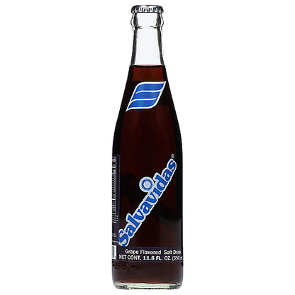 Refresco Salvavidas sabor uva en botella de vidrio ideal para acompañar comidas y snacks.