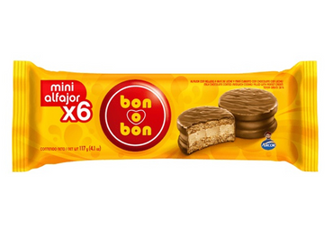 Alfajor Bon o Bon relleno y cubierto de chocolate estilo argentino.