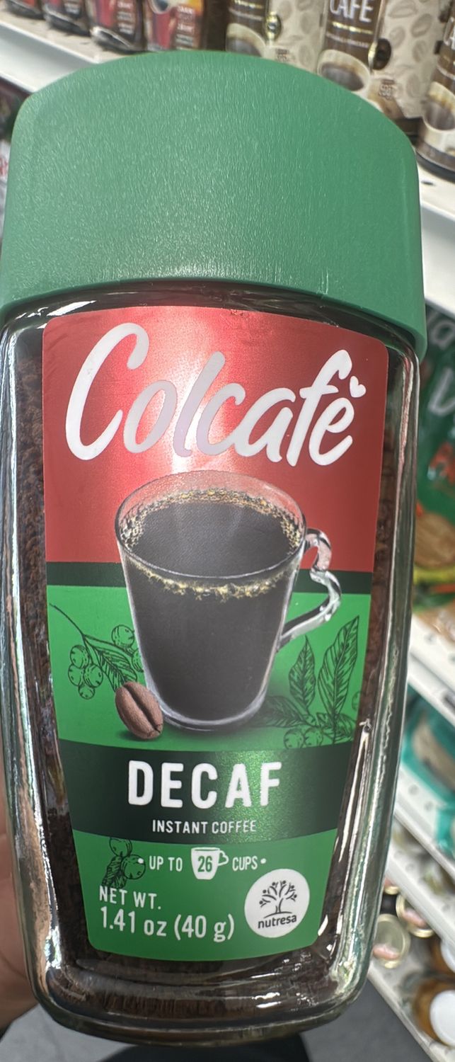 Café instantáneo descafeinado Colcafé con el sabor característico del café colombiano y sin cafeína.